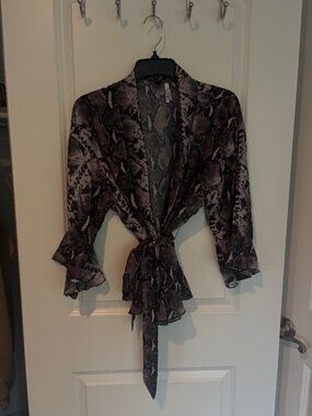 Lenin the Label wrap top